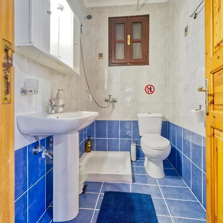Ilioni Holiday home *