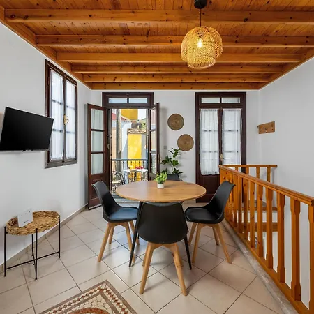 Ilioni Holiday home *